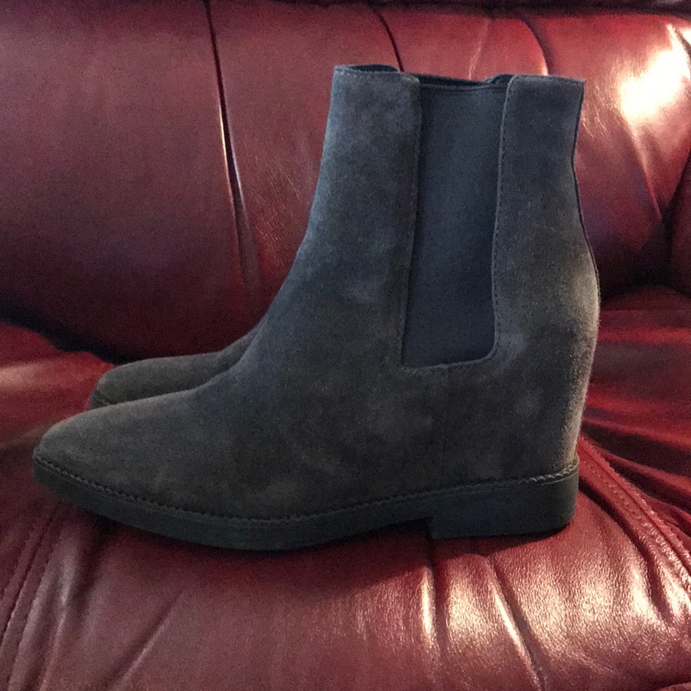 Ash Gong Boot